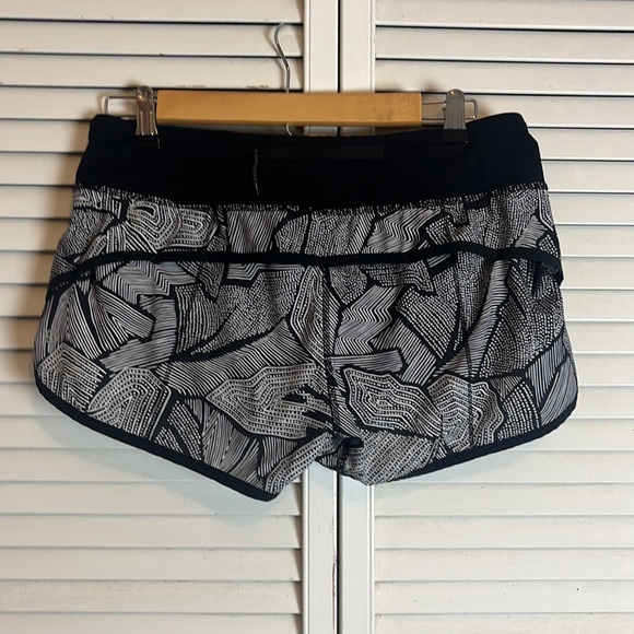 Lululemon Speed Short in Dottie Tribe Print - Picture 3 of 5